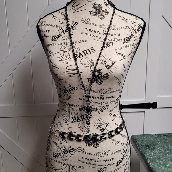 Ornate Black Cross Pendant Necklace With Black And Silver Belt - Picture 3 of 12